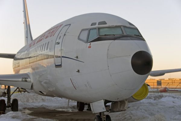 the Alberta Air Museum's 737